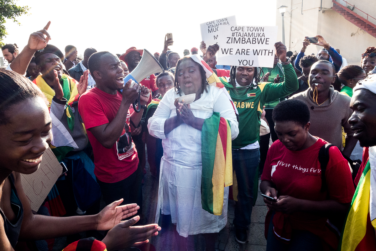 Zimbabweans use social media to rally up support for march, 18 November 2017